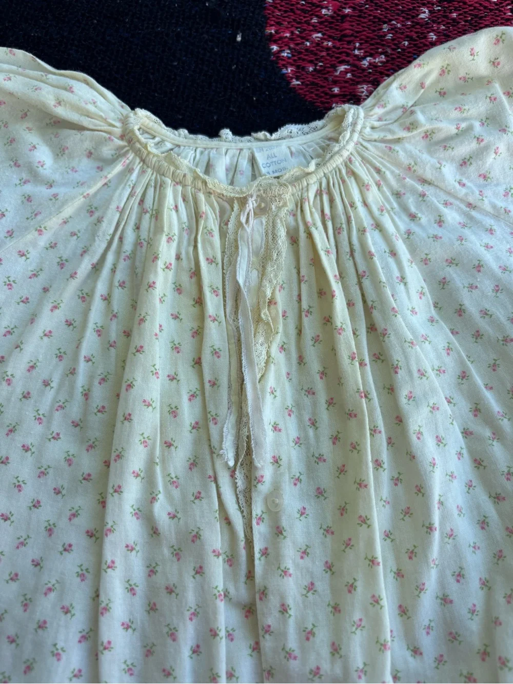 VINTAGE FLORAL PRINT COTTAGE CORE LACE TRIM NIGHTGOWN SIZE 6 MONTHS